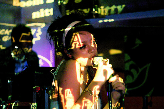 Lily Allen | Photo by music like dirt via Flickr