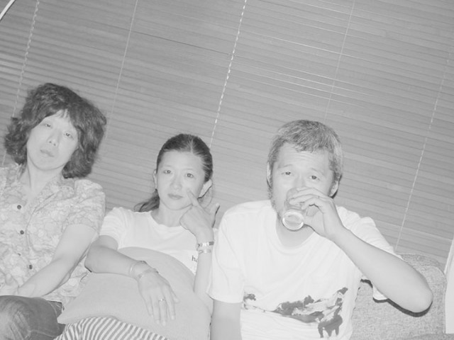 写真: 鈴木親　左から: 坂本慎太郎、古田泰子、五木田智央